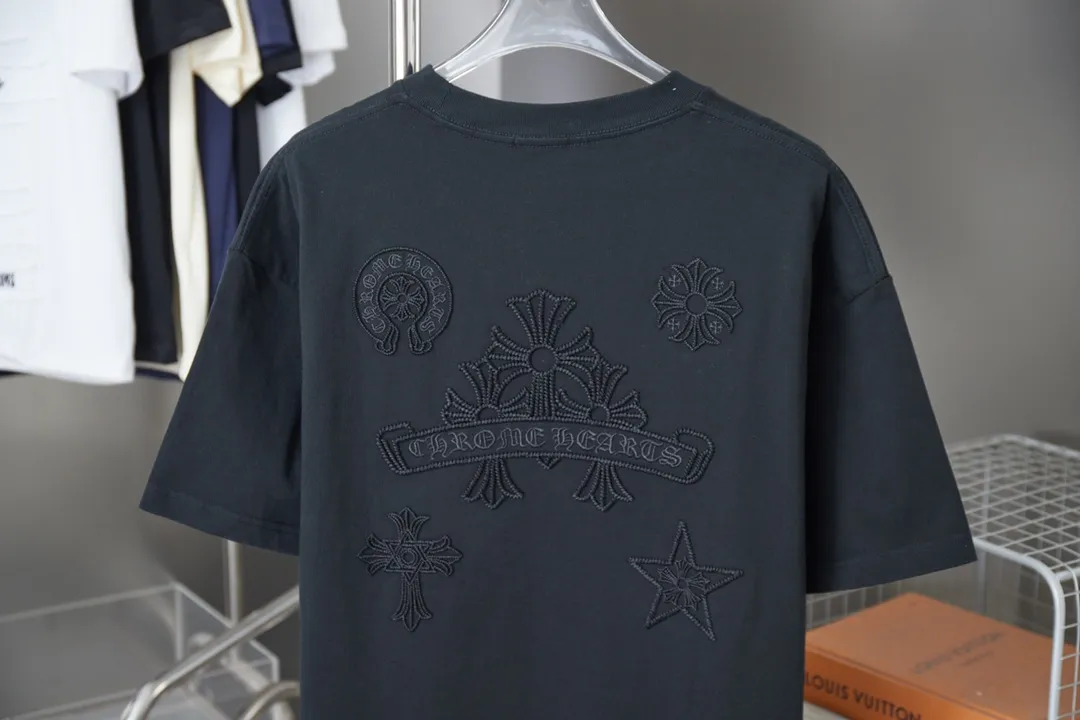 🅿️200 Ch*ome Hearte 25SS early spring new style embroidered heart cross short sleeves light luxury essential item for daily commuting for men and women correct version welcome to compare detailed features · 320g 100% pure cotton double yarn jersey fabric · Custom dyed in the same vat with special thickened 32 count double-ply 1X1 thread · Imported Tajima machine hollow embroidery embroidered CHRO heart pattern · Ready-to-wear general wash · Double-needle sewing and cross-seam technology · Original main mark, washed tag, brand moisture-proof paper packaging Color: black/white Size: S/M/L/XL